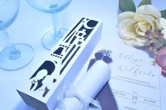 Eiffel Tower Couple Silhouette: 3D SVG for Cards And Invites